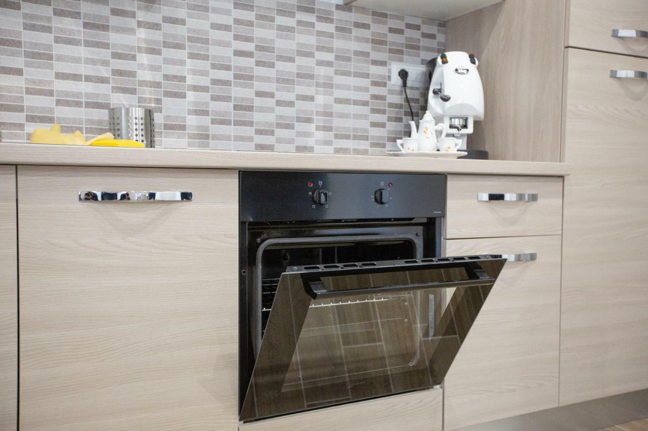 Marta House Apartment Наполи Екстериор снимка